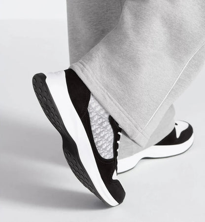 "B25" Sneaker
