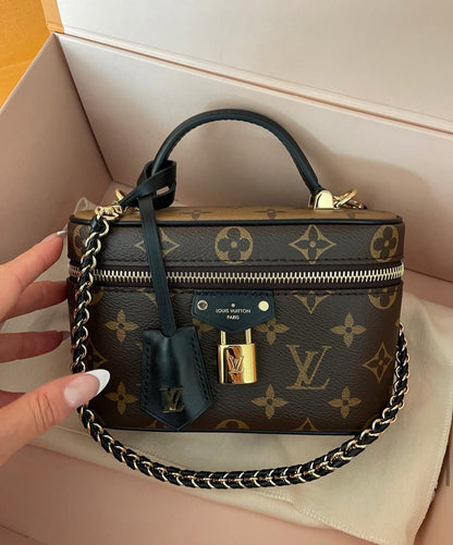 POUCH BAG