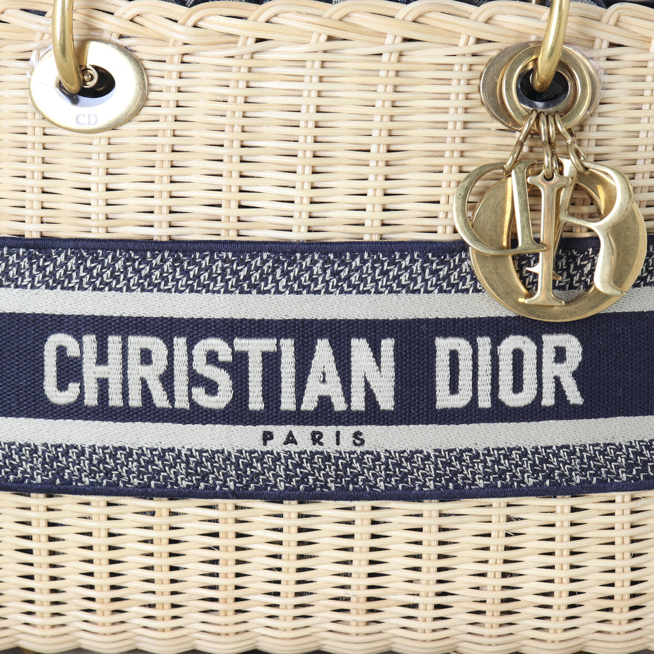 D Lady Wicker Oblique