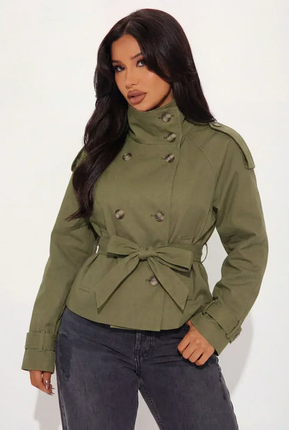 Viraler Trenchcoat