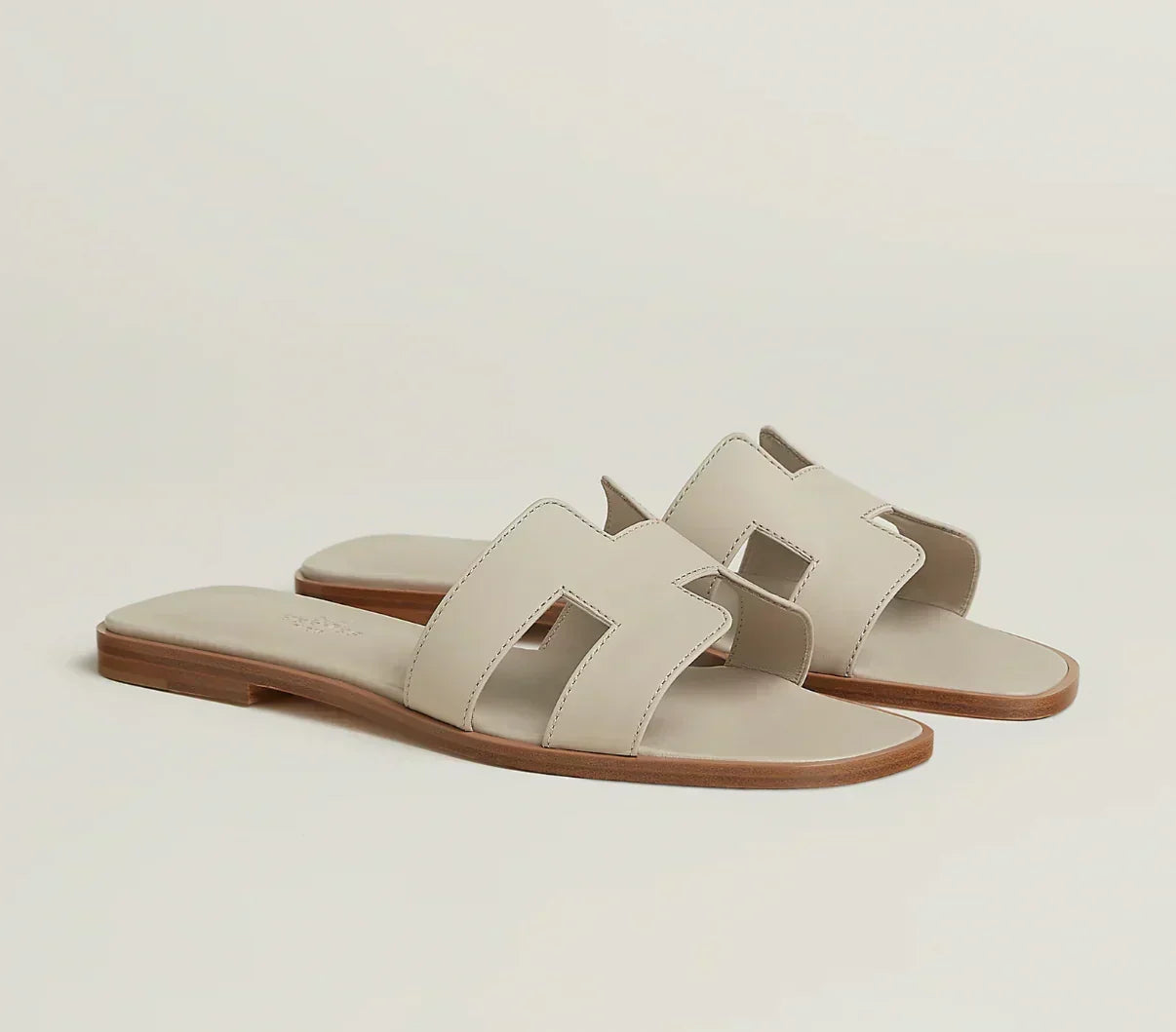 "HRMS" Sandalen