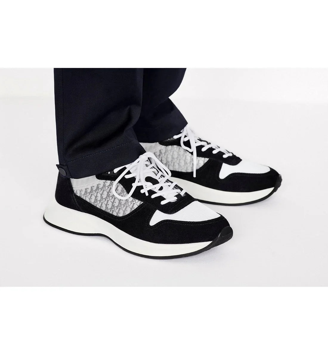 "B25" Sneaker